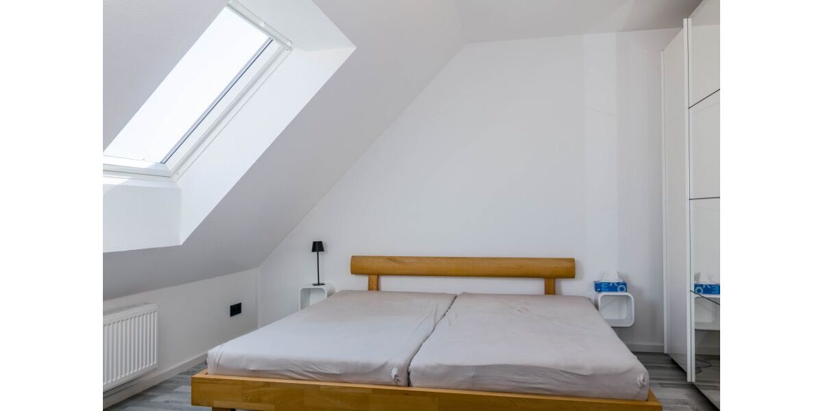 Provisionsfrei* Großzügiges Zweifamilienhaus - zwei Wohneinheiten, Terrasse, Balkon und eigene Stellplätze - Zweifamilienhaus Göppingen Faurndau | Angebot:26961593