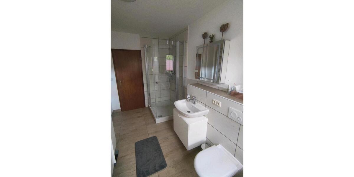 Etagenwohnung Oelsnitz (Erzgebirge) - 2 Zimmer, 65 m&sup2;, 536&euro; | Angebot:26254480