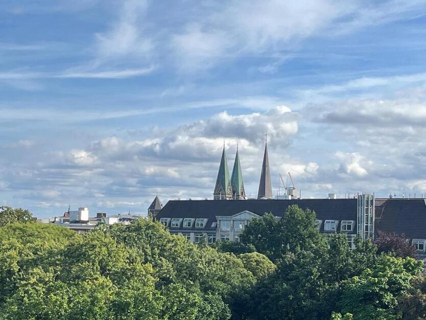 Altstadt | Blick über Bremen! Gepflegte, möblierte Wohnung in zentraler Lage bietet neues Zuhause!