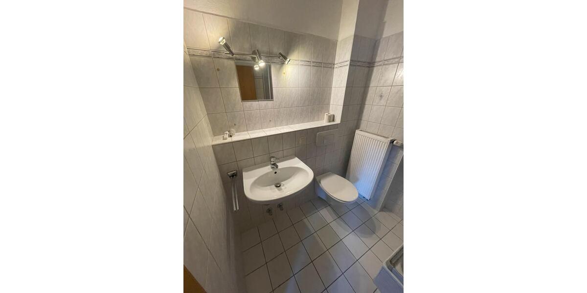 Erdgeschoßwohnung Reinsdorf - 1 Zimmer, 30 m&sup2;, 300&euro; | Angebot:26253219
