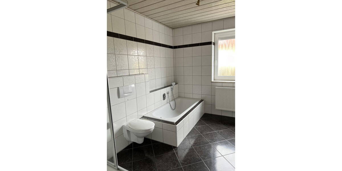 Mehrfamilienhaus, Wohnhaus Beratzhausen - 7 Zimmer, 203 m&sup2;, 695.000&euro; | Angebot:26389895