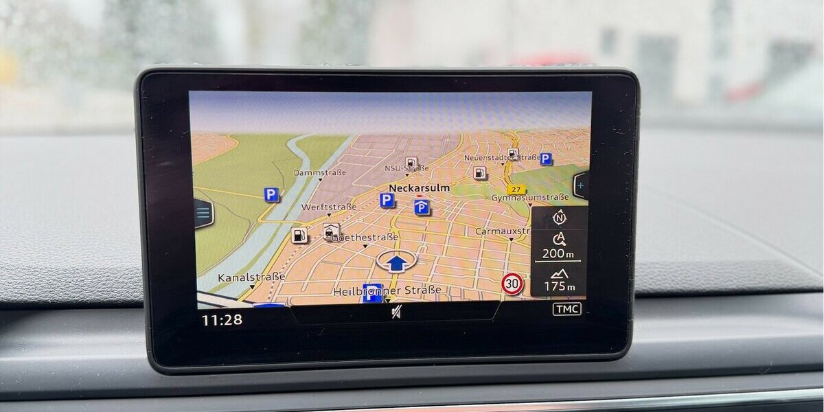 Audi A4 Avant 2.0 TDI S-Tronic Navi AHK 148.000 km 13.990 &euro; Neckarsulm 74172
