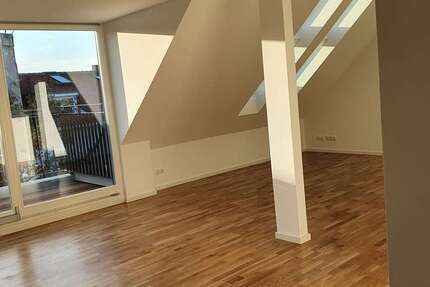 Wohnung zum Mieten in Berlin Mitte 2.349 € 93.99 m² 3 zimmer
