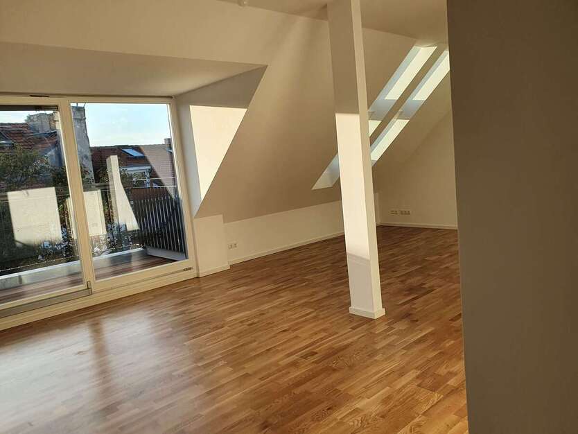 Wohnung zum Mieten in Berlin Mitte 2.349 € 93.99 m² 3 zimmer