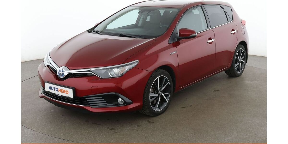 Toyota Auris 63.419 km 15.400 &euro; Dresden 01187