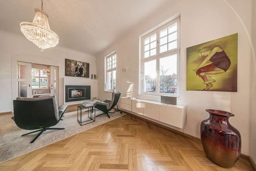 Haus zum Kaufen in Markkleeberg 1.899.900 € 400 m²