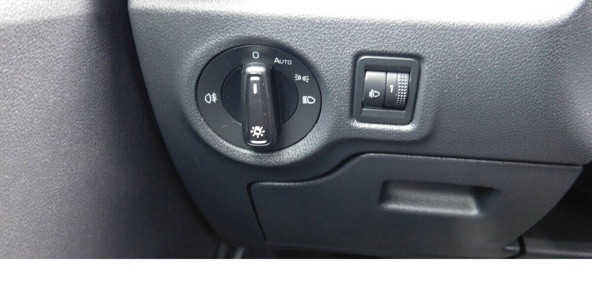 Skoda Fabia 1.0 Active MPI BMT 4Trg Navi Klima 27.700 km 14.990 &euro; Vordorf 38533