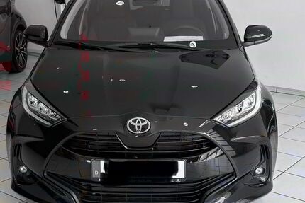 Toyota Yaris 2.500 km 25.200 &euro; Hanau 63454