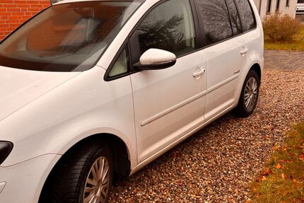 VW Touran 203.000 km 3.950 &euro; Wendtorf 24235