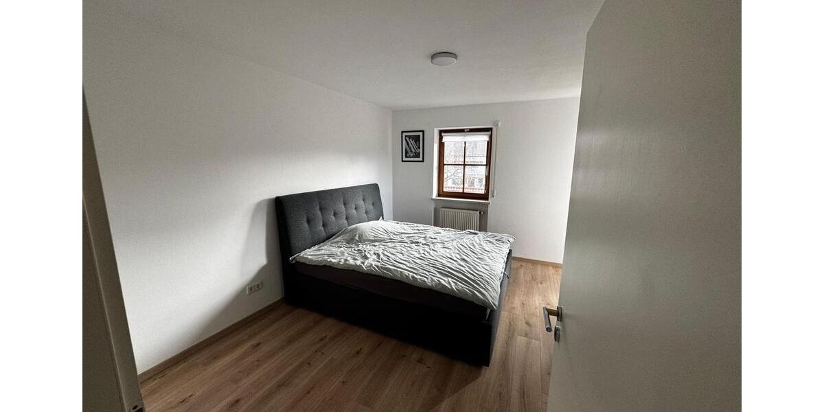 Etagenwohnung Neubeuern - 3 Zimmer, 79 m&sup2;, 1.080&euro; | Angebot:25321423