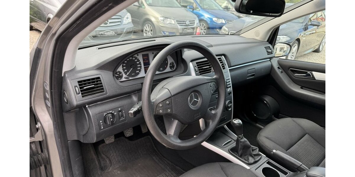 Mercedes-Benz B 200 RENTNERFAHRZEUG Sitzheizung Klima Alu 95.300 km 4.990 &euro; Altdorf 84032