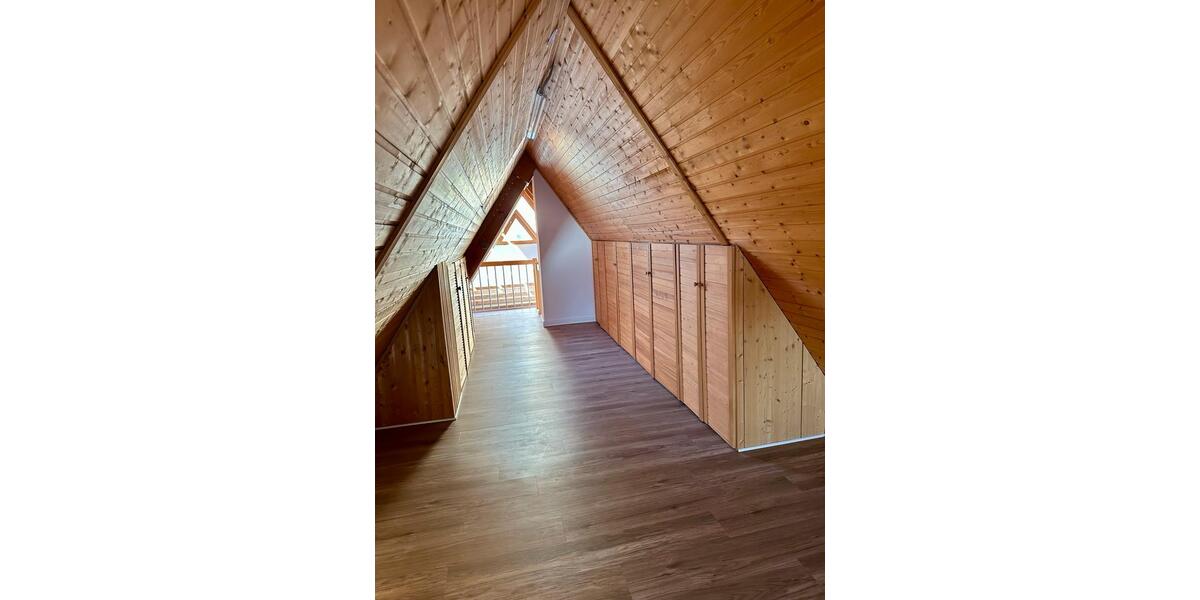 Dachgeschoßwohnung Ammersbek - 2.5 Zimmer, 78 m&sup2;, 1.400&euro; | Angebot:25171685