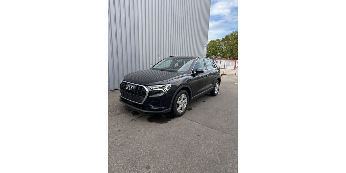 Audi Q3 95.000 km 23.000 &euro; Stuttgart 70173