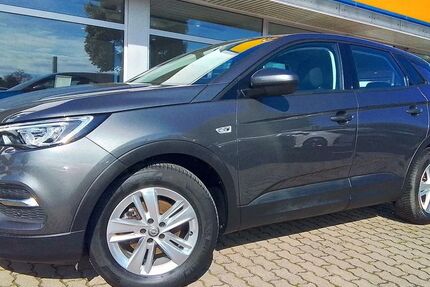 Opel Grandland (X) 35.900 km 18.990 € Schönebeck (Elbe) 39218