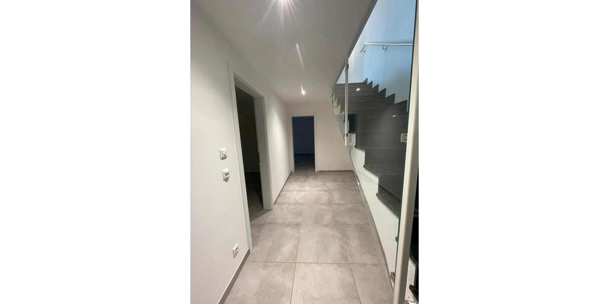Einfamilienhaus Aindling - 5 Zimmer, 155 m&sup2;, 2.300&euro; | Angebot:25922545