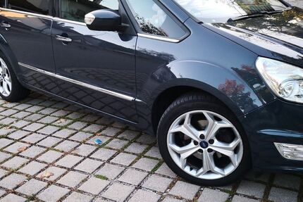 Ford Galaxy 209.000 km 14.500 € GRASBRUNN 85630
