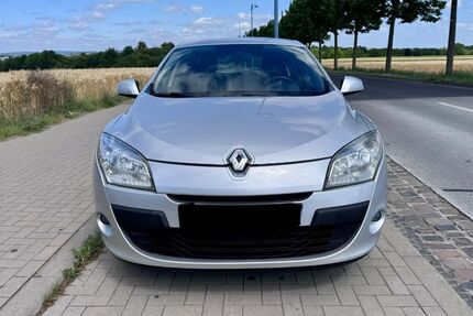 Renault Megane 149.900 km 3.700 &euro; Wiesbaden 65199