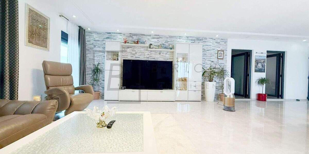 Mehrfamilienhaus, Wohnhaus Bobingen - 6 Zimmer, 193 m&sup2;, 1.260.000&euro; | Angebot:24040562