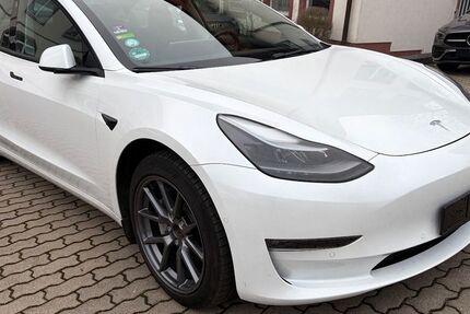 Tesla Model 3 86.770 km 25.450 &euro; Bad Kissingen 97688
