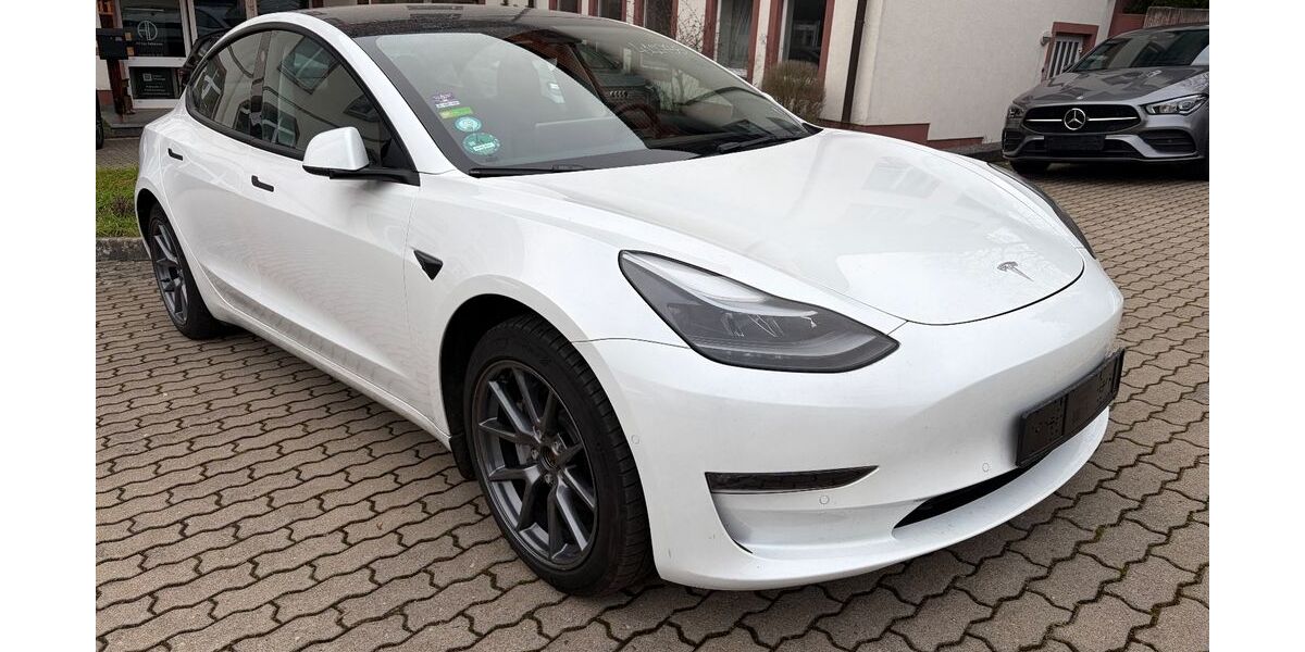Tesla Model 3 86.770 km 25.450 &euro; Bad Kissingen 97688