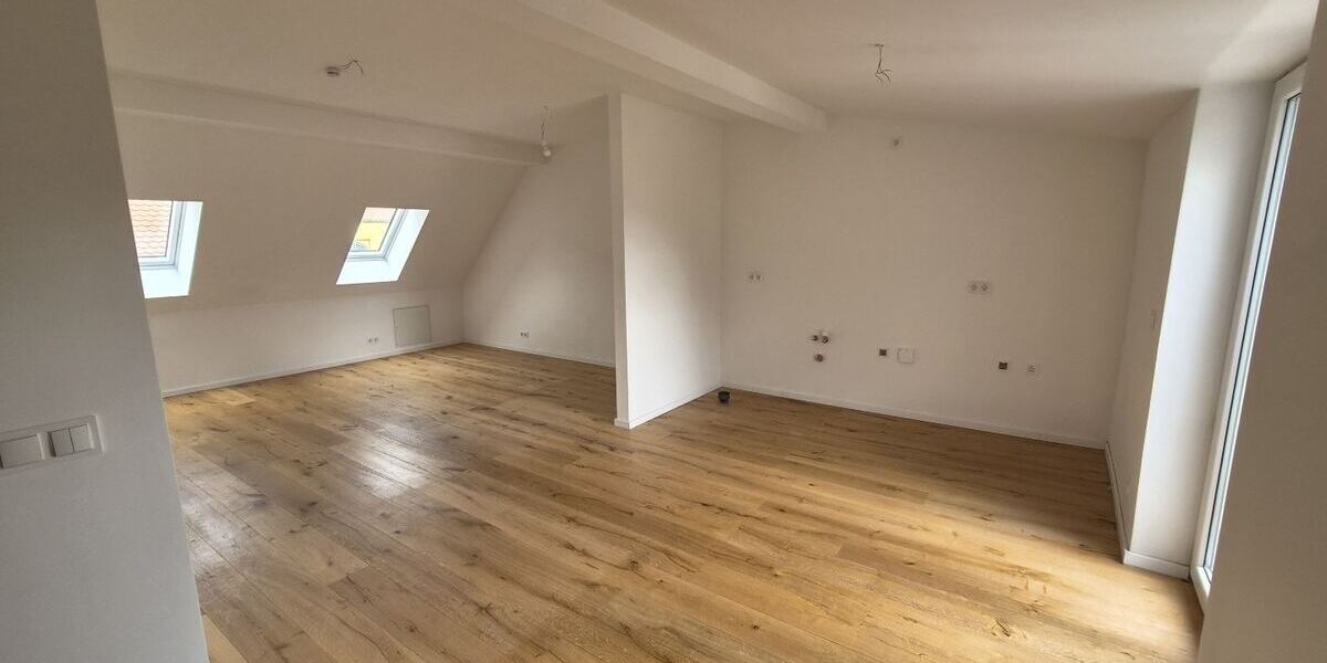 Familienfreundliche 4-Zimmer-Wohnung mit Balkon und offenem Wohnbereich - Etagenwohnung Hainichen | Angebot:27212357