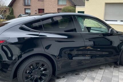 Tesla Model Y 49.039 km 37.000 &euro; Köln 50767