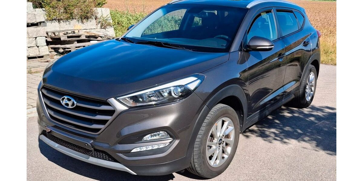 Hyundai TUCSON 78.000 km 11.500 &euro; Kammerstein 91126