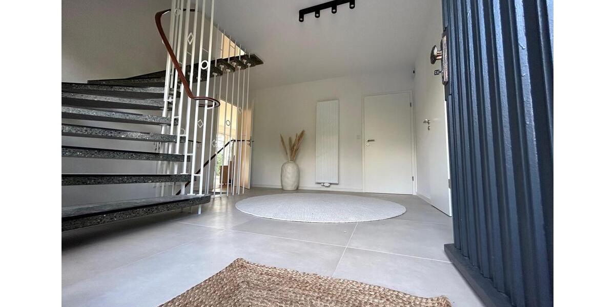 Einfamilienhaus Upgant-Schott Schott - 10 Zimmer, 250 m&sup2;, 2.200&euro; | Angebot:25450756