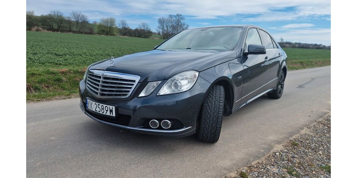 Mercedes-Benz E 250 249.267 km 8.500 &euro; Kraków 30-14