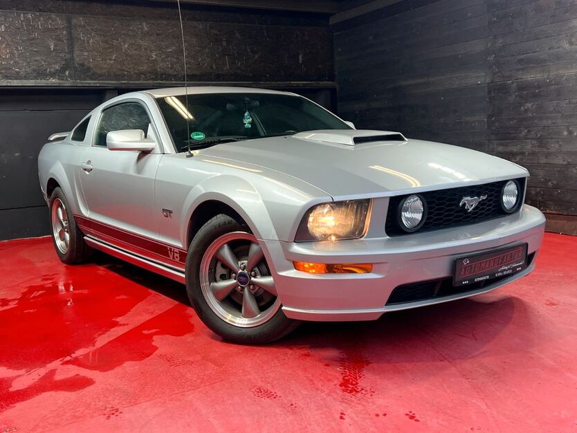 Ford Mustang 142.400 km 9.950 € Leverkusen 51373