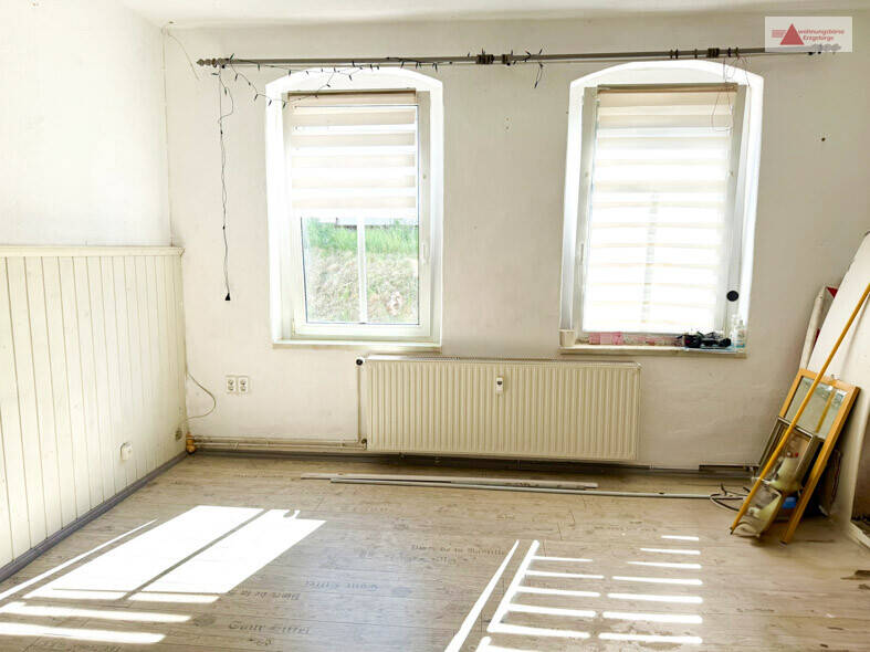 Reihenmittelhaus Zschopau - 9 Zimmer, 210 m&sup2;, 69.000&euro; | Angebot:22452439