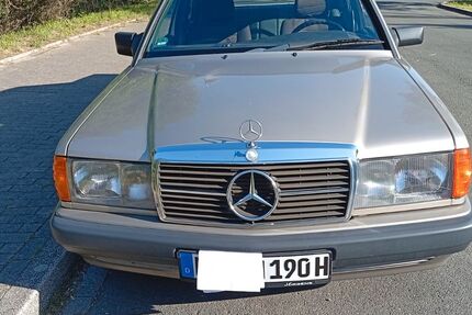 Mercedes-Benz 190 313.000 km 4.222 € Menden 58710