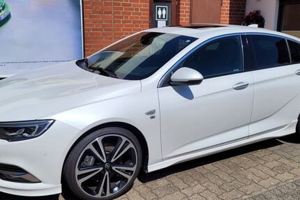 Opel Insignia 84.655 km 19.990 &euro; Brunsbüttel 25541
