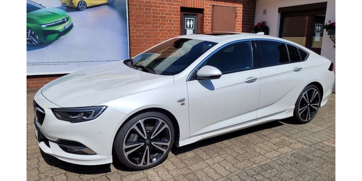 Opel Insignia 84.655 km 19.990 &euro; Brunsbüttel 25541