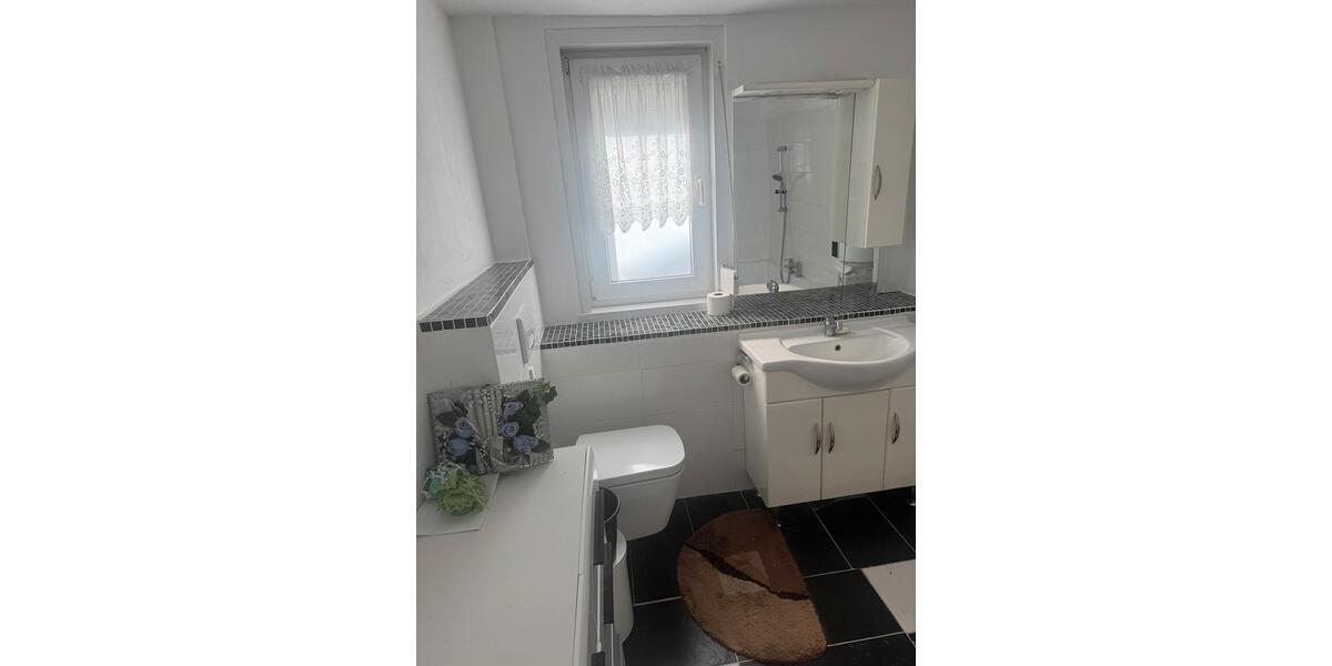 Einfamilienhaus Neuhaus am Rennweg - 7 Zimmer, 280 m&sup2;, 33.000&euro; | Angebot:26321161