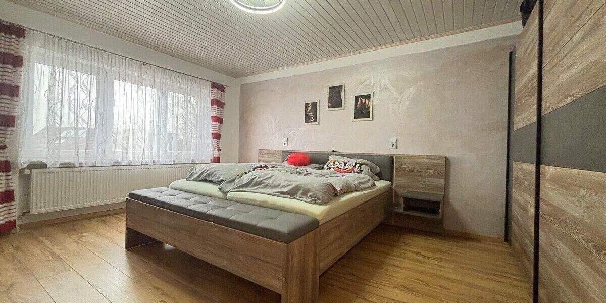 Einfamilienhaus Osterhofen Altenmarkt - 7 Zimmer, 227 m&sup2;, 339.000&euro; | Angebot:24459903