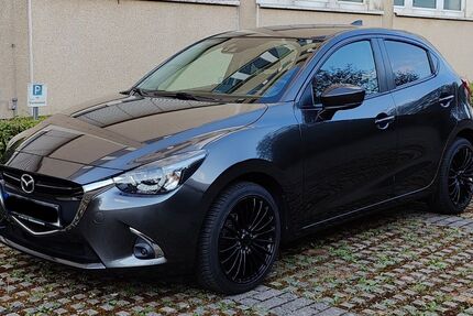 Mazda 2 61.850 km 14.800 &euro; Stuttgart 70376