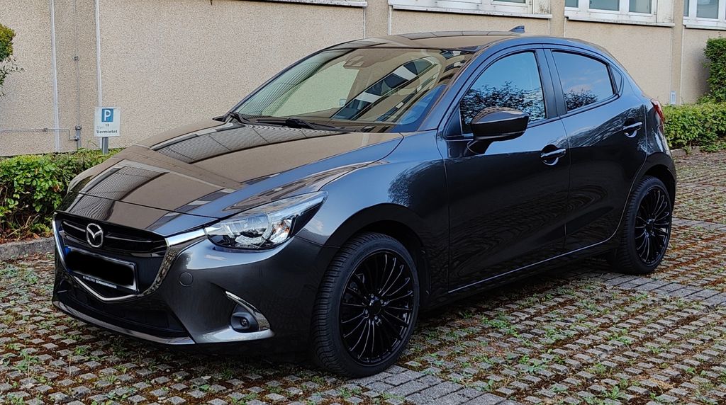 Mazda 2 61.850 km 14.800 &euro; Stuttgart 70376