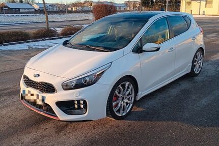 Kia ceed / Ceed 82.000 km 14.800 &euro; Nersingen 89278