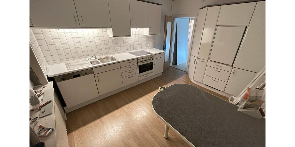 Erstbezug nach Sanierung !Helle 3-Zimmer Wohnung mit großer Küche 3 zimmer