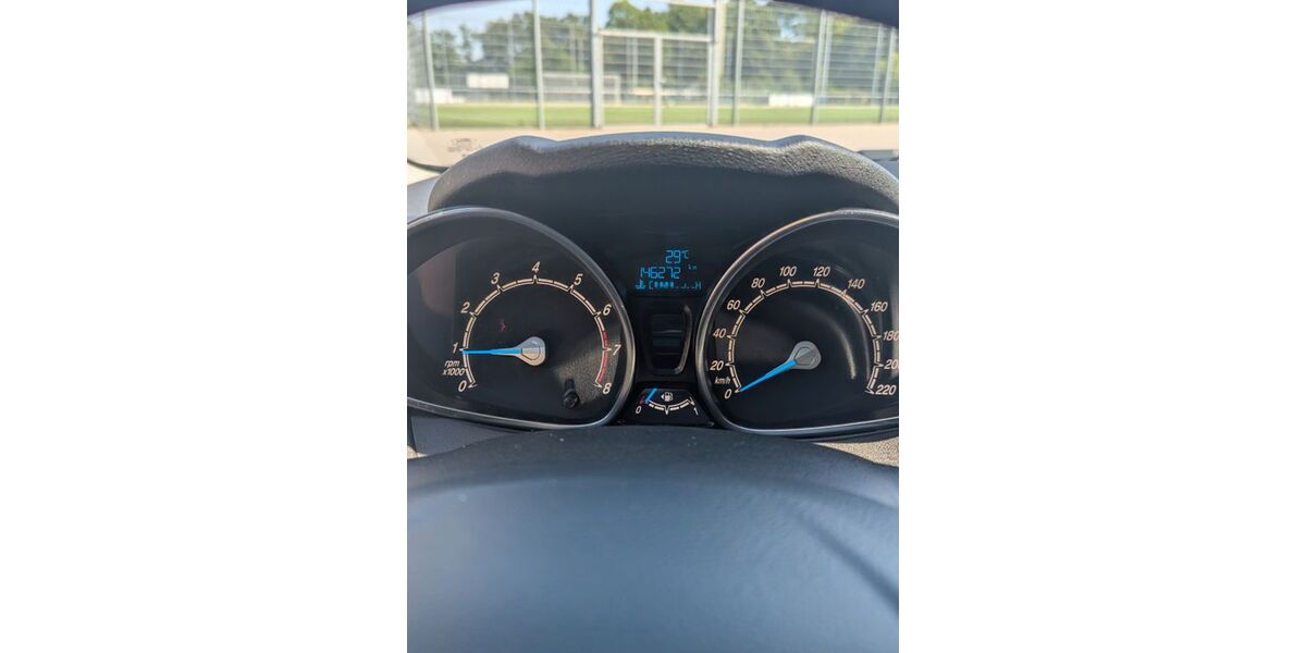 Ford Fiesta 146.300 km 3.500 &euro; Östringen 76684
