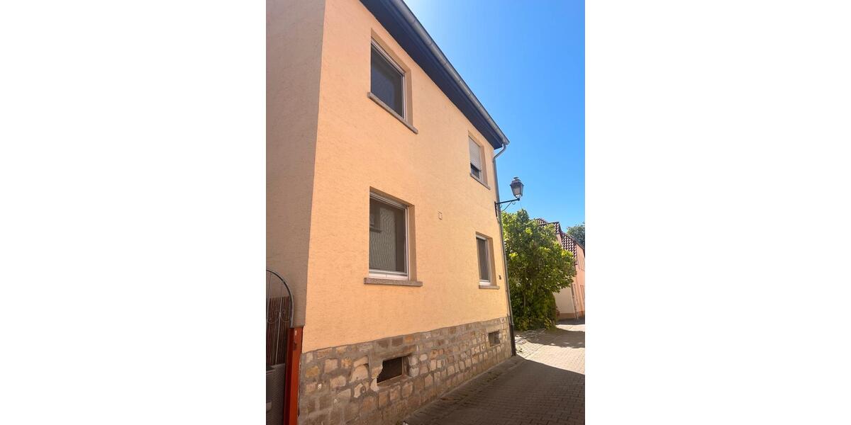 Einfamilienhaus Alzey - 7 Zimmer, 130 m&sup2;, 400.000&euro; | Angebot:26383511