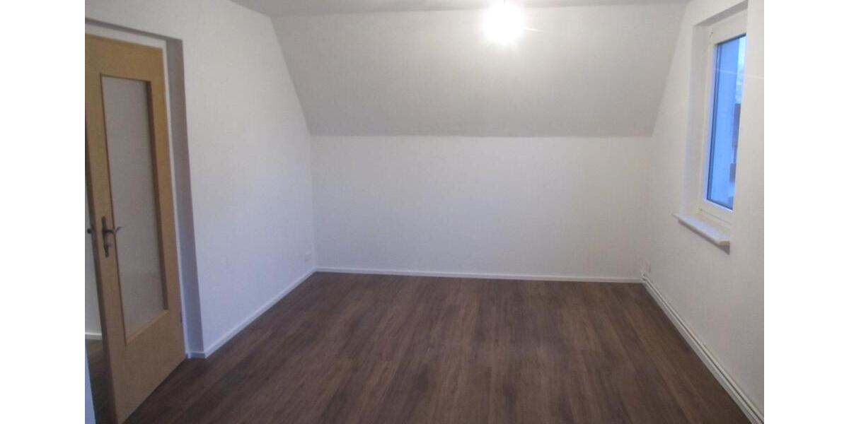 Dachgeschoßwohnung Aschersleben - 3 Zimmer, 70 m&sup2;, 40.000&euro; | Angebot:22415258