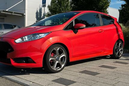 Ford Fiesta 135.736 km 8.200 € Leonberg 71229