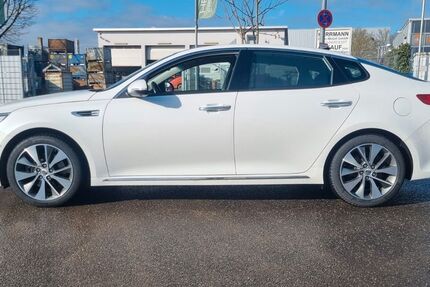 Kia Optima 124.000 km 18.900 &euro; Worms 67547