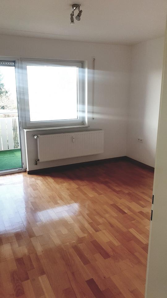 Schöne 3-Zimmer-Wohnung mit Balkon, großem Keller und Parkplatz zimmer