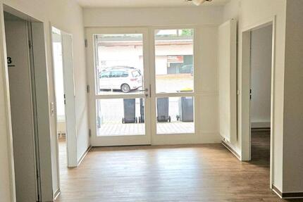 Vielseitig nutzbare Gewerbefläche mit 5 (Behandlungs- ) Räumen zimmer