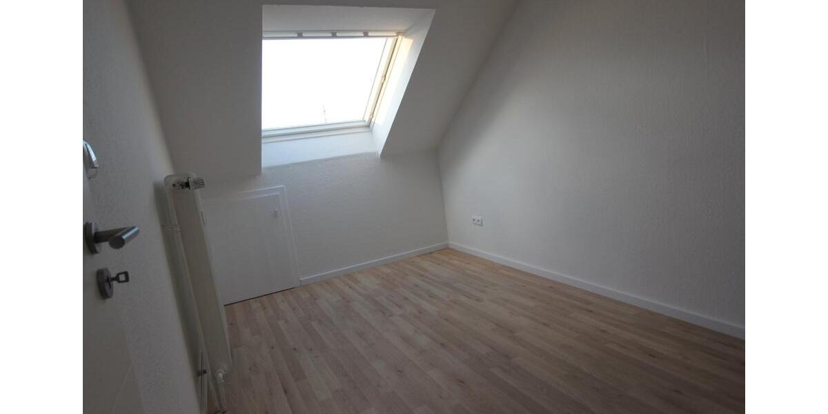 Dachgeschoßwohnung Braunschweig Wabe-Schunter-Beberbach - 3 Zimmer, 56 m&sup2;, 140.000&euro; | Angebot:27226425