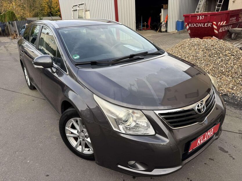 Toyota Avensis 139.000 km 5.999 € Dortmund 44388
