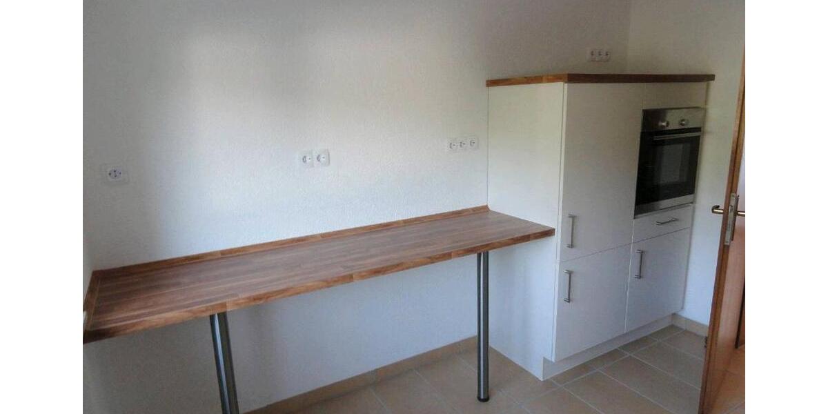 Doppelhaushälfte Tauberbischofsheim - 8 Zimmer, 170 m&sup2;, 1.500&euro; | Angebot:26089087